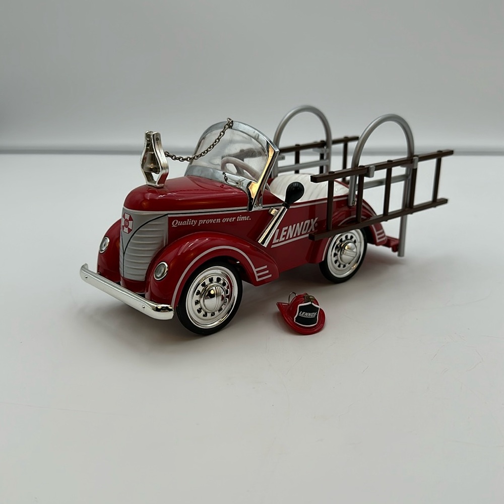 Lennox Die Cast 1941 Garton Fire Truck Pedal Car Bank